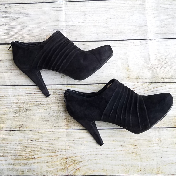 Me too black suede labella14 booties sz 8 - Picture 3 of 8